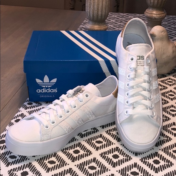 adidas Shoes - 🆕Adidas Originals Courtvantage - size 7.5 - NIB
